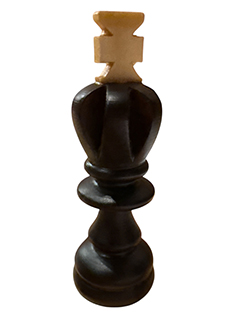 Чорний король зазвичай позначається символом Кр (К).